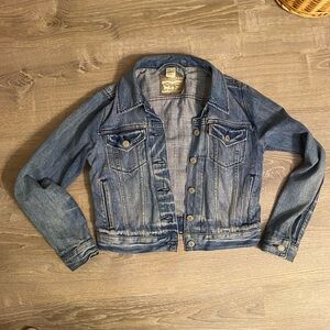 Levi's Women’s Classic Blue Denim Jacket